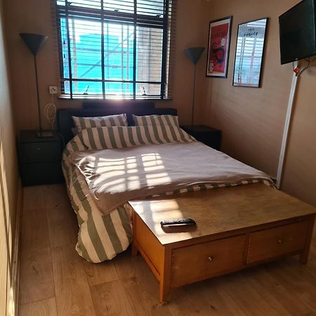 Cheap Kensington Apartment Central 런던 외부 사진
