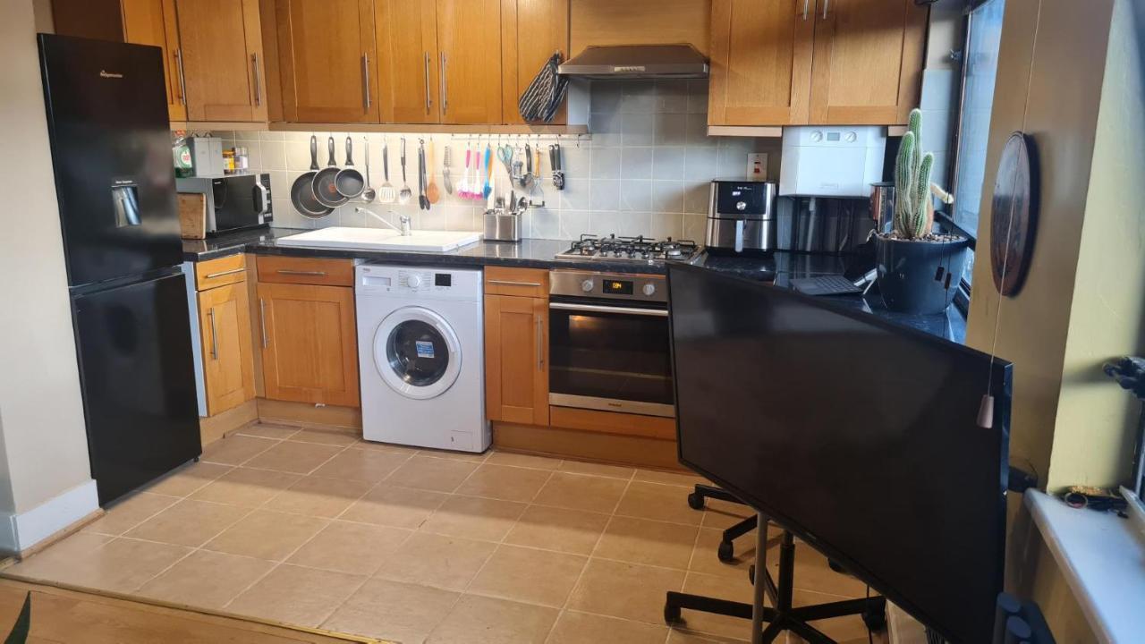 Cheap Kensington Apartment Central 런던 외부 사진